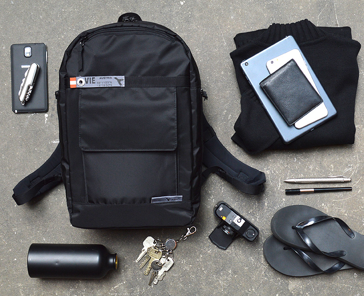 New out - black travel gear - URBAN TOOL