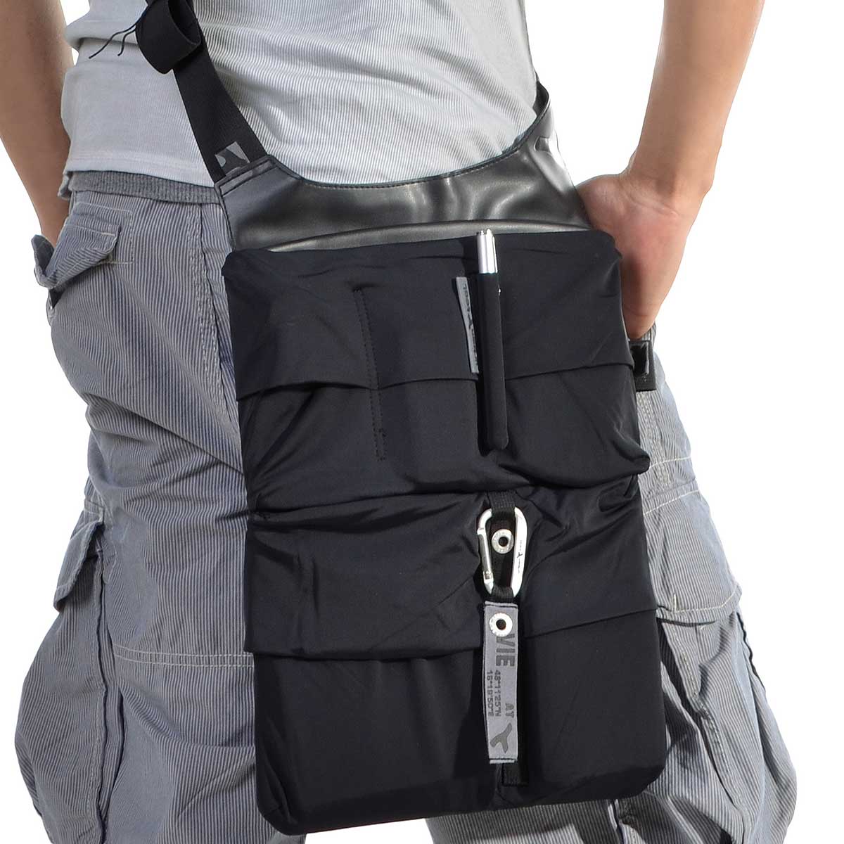 Stylish shoulder tablet and smartphone bag URBAN TOOL ® slotbar